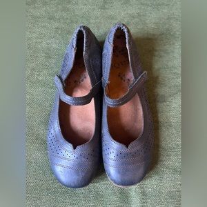 TAOS, Blue Mary-Jane’s, Women Size 7.5